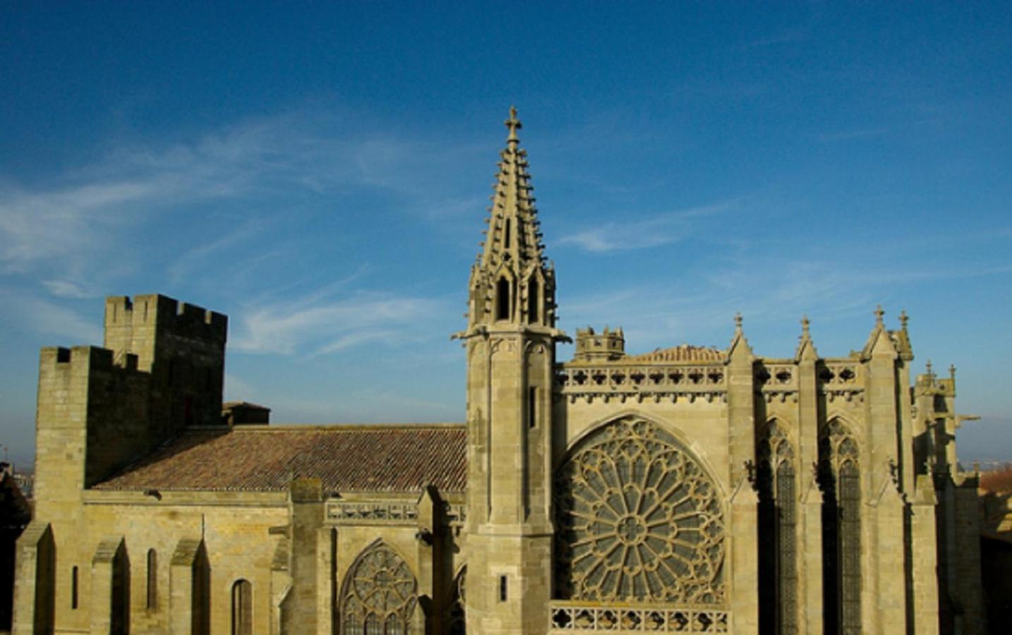 Au Doux Clocher Pieusse Exterior foto